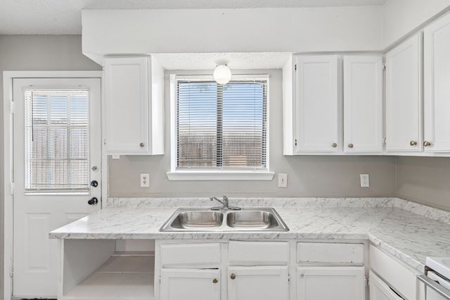 2813 Wimbledon Court, Garland, TX 75041