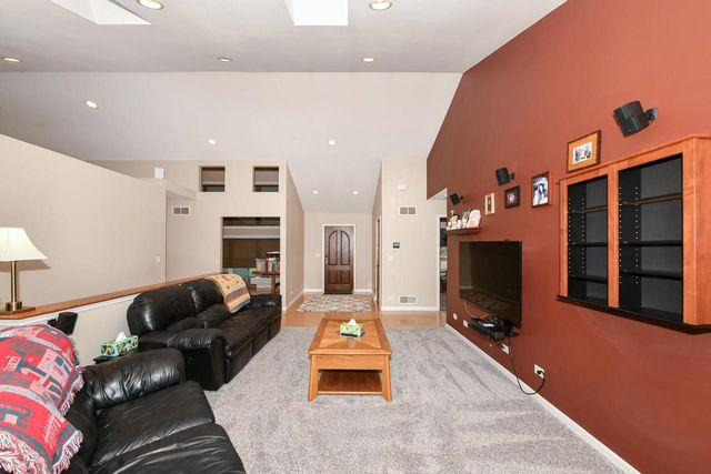 909 S Beaumont AVENUE, Kansasville, WI 53139