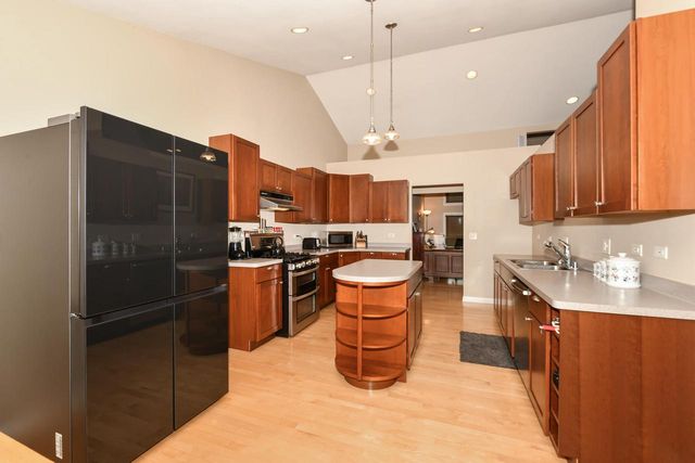 909 S Beaumont AVENUE, Kansasville, WI 53139