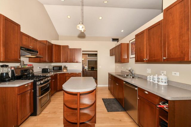 909 S Beaumont AVENUE, Kansasville, WI 53139