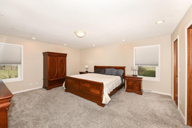 909 S Beaumont AVENUE, Kansasville, WI 53139