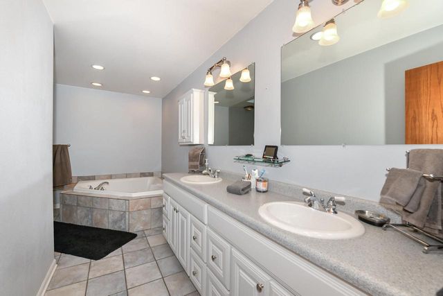 909 S Beaumont AVENUE, Kansasville, WI 53139