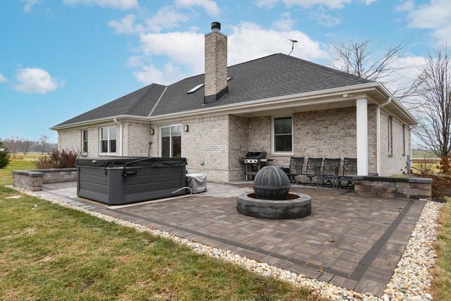 909 S Beaumont AVENUE, Kansasville, WI 53139