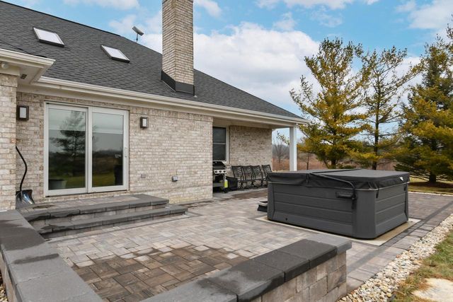 909 S Beaumont AVENUE, Kansasville, WI 53139