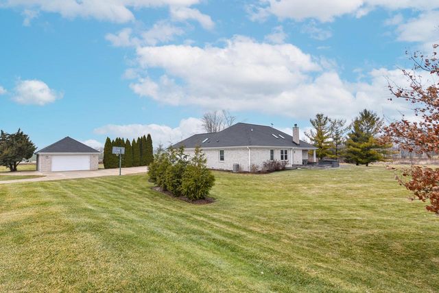 909 S Beaumont AVENUE, Kansasville, WI 53139