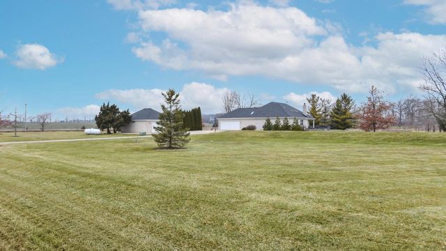 909 S Beaumont AVENUE, Kansasville, WI 53139