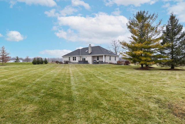 909 S Beaumont AVENUE, Kansasville, WI 53139