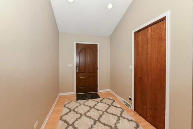 909 S Beaumont AVENUE, Kansasville, WI 53139