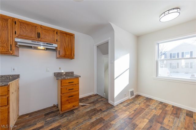 464 E 250th Street, Euclid, OH 44132