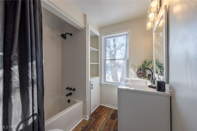 464 E 250th Street, Euclid, OH 44132