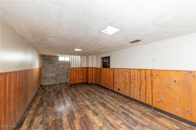 464 E 250th Street, Euclid, OH 44132