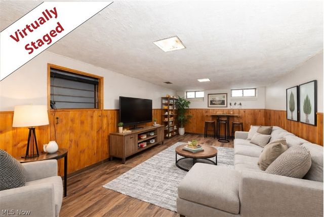 464 E 250th Street, Euclid, OH 44132