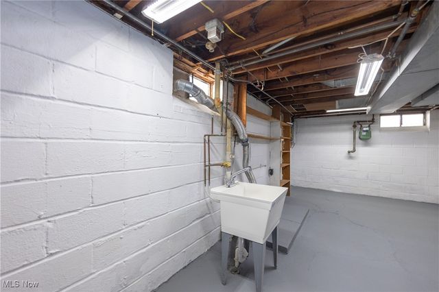 464 E 250th Street, Euclid, OH 44132