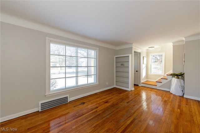 464 E 250th Street, Euclid, OH 44132