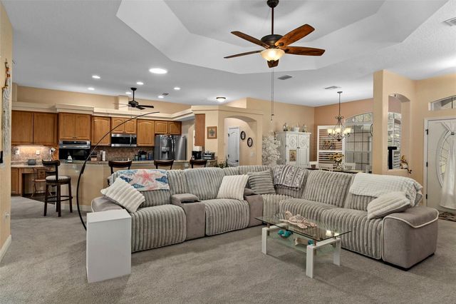 39 LINDER STREET, Homosassa, FL 34446