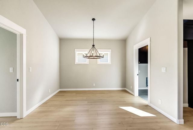 3220 Garner Way, Medford, OR 97504