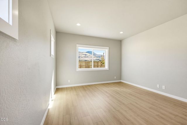 3220 Garner Way, Medford, OR 97504