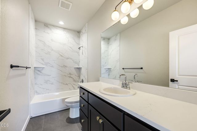 3220 Garner Way, Medford, OR 97504