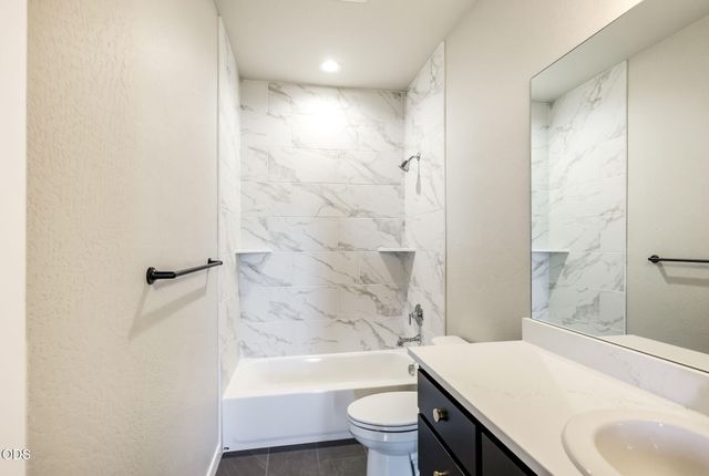 3220 Garner Way, Medford, OR 97504