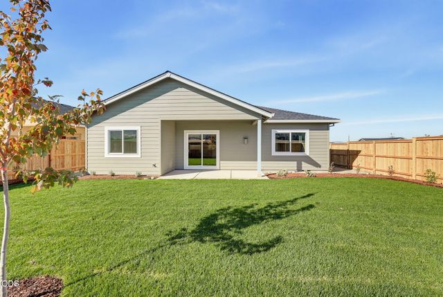 3220 Garner Way, Medford, OR 97504