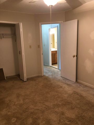 25136 Potomac Drive, South Lyon, MI 48178