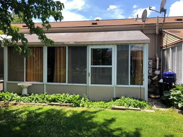 25136 Potomac Drive, South Lyon, MI 48178