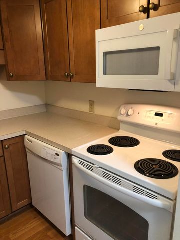25136 Potomac Drive, South Lyon, MI 48178