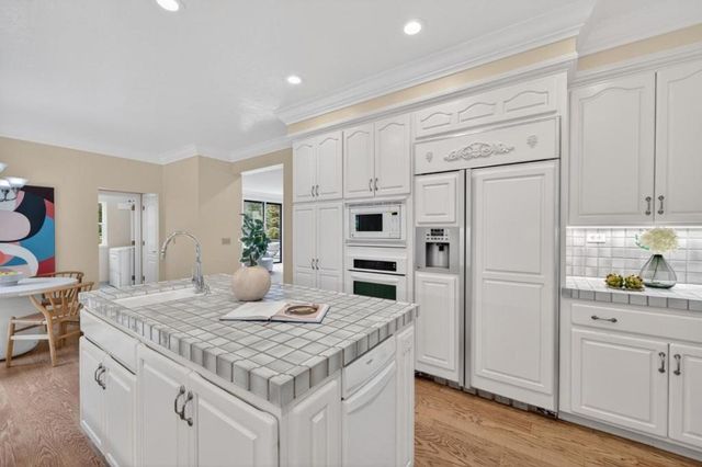 1523 Perez Dr, Pacifica, CA 94044