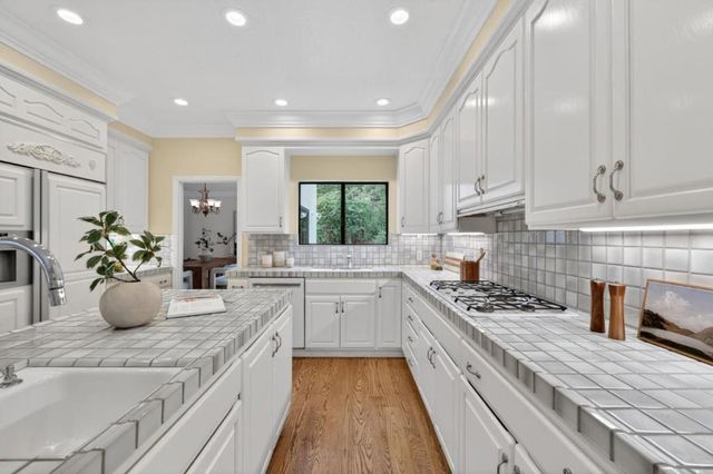 1523 Perez Dr, Pacifica, CA 94044