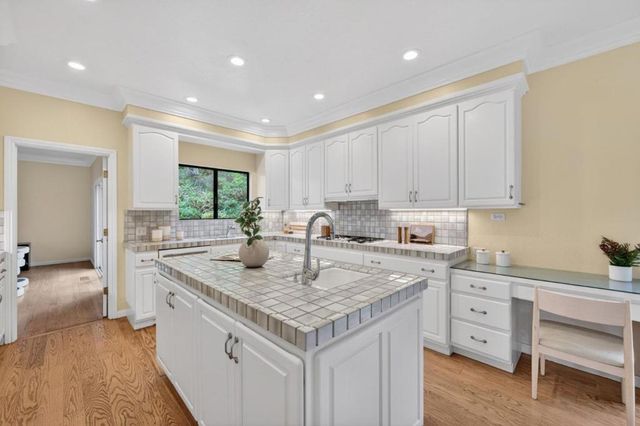 1523 Perez Dr, Pacifica, CA 94044