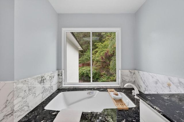 1523 Perez Dr, Pacifica, CA 94044