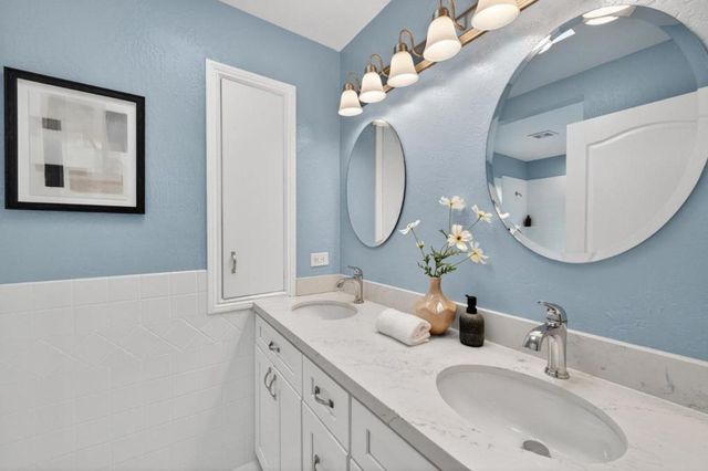 1523 Perez Dr, Pacifica, CA 94044