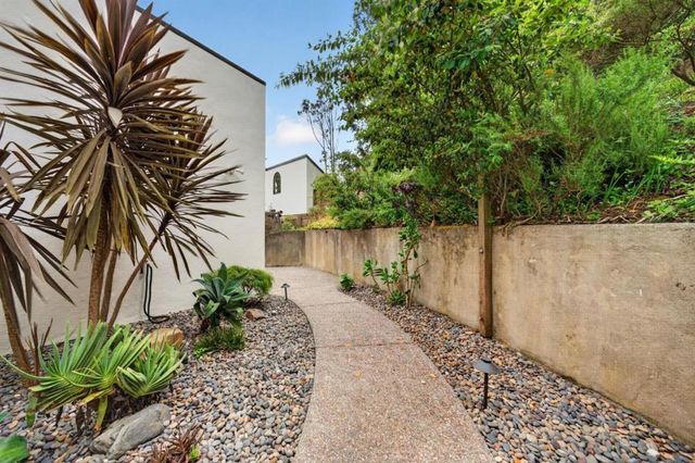1523 Perez Dr, Pacifica, CA 94044