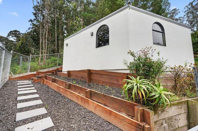 1523 Perez Dr, Pacifica, CA 94044
