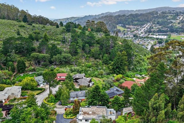 1523 Perez Dr, Pacifica, CA 94044