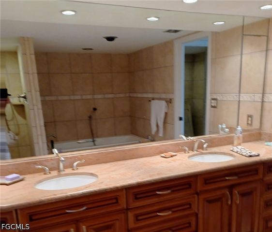 5260 S Landings DR 405, Fort Myers, FL 33919