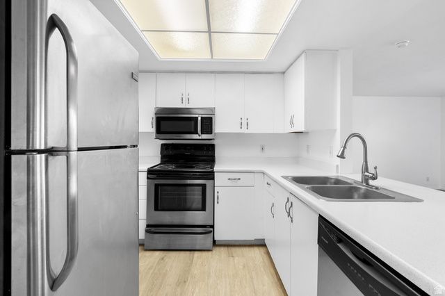 221 E FORT UNION BLVD, Midvale, UT 84047