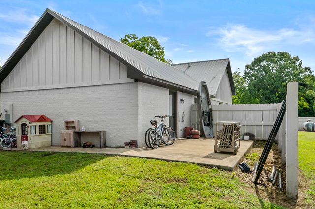405 Bald Knob Lake Road, Bald Knob, AR 72010