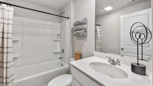 1028 33rd Street SE, Altoona, IA 50009