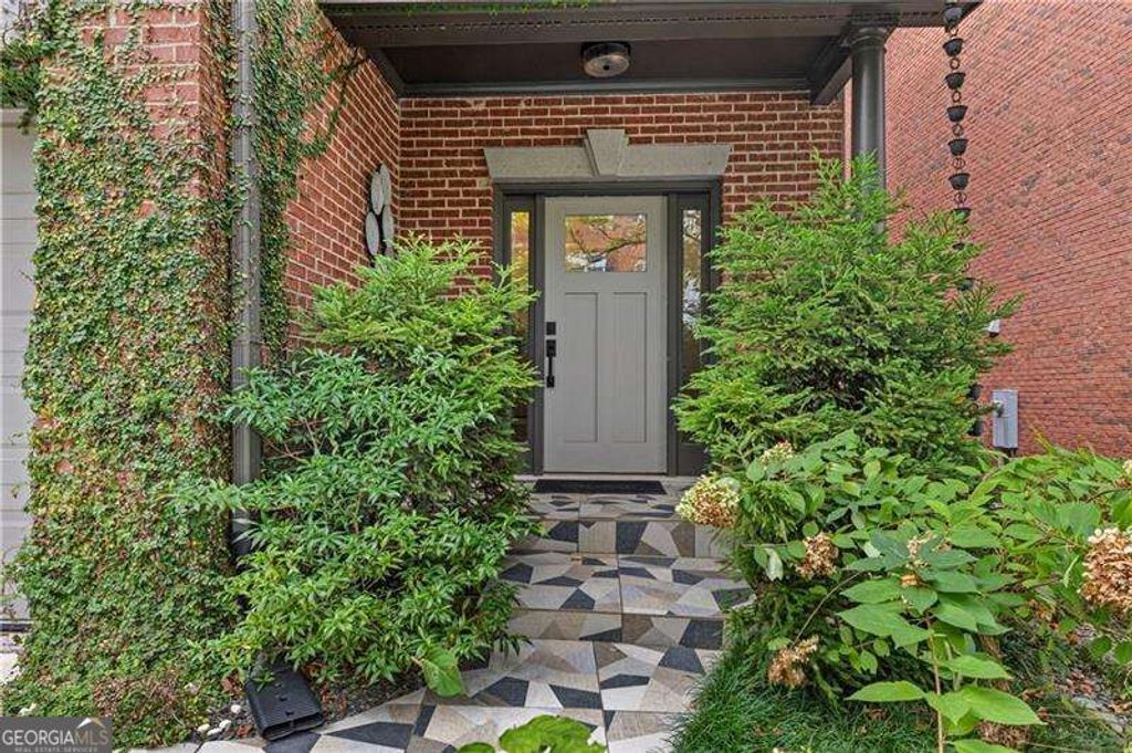 2449 Manor Walk, Decatur, GA 30030 — photo 3