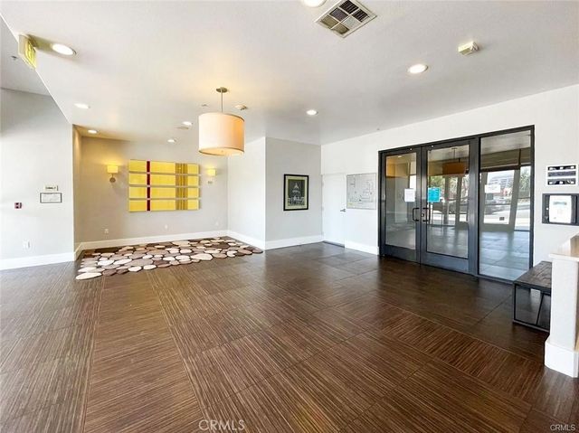 931 E Walnut 607, Pasadena, CA 91106