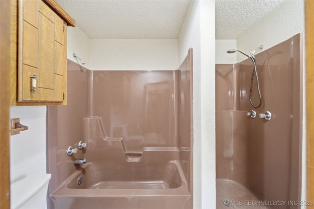 1032 S Cimarron Street, Catoosa, OK 74015