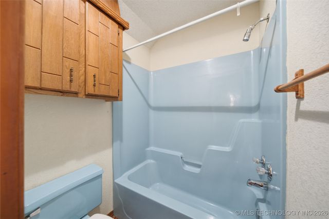 1032 S Cimarron Street, Catoosa, OK 74015