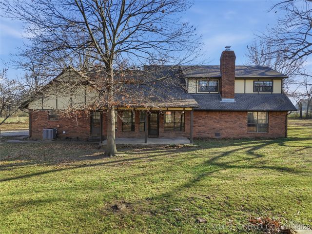 1032 S Cimarron Street, Catoosa, OK 74015