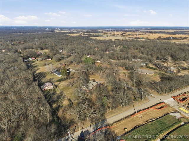 1032 S Cimarron Street, Catoosa, OK 74015