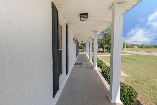 754 Veterans Pkwy, Murfreesboro, TN 37128