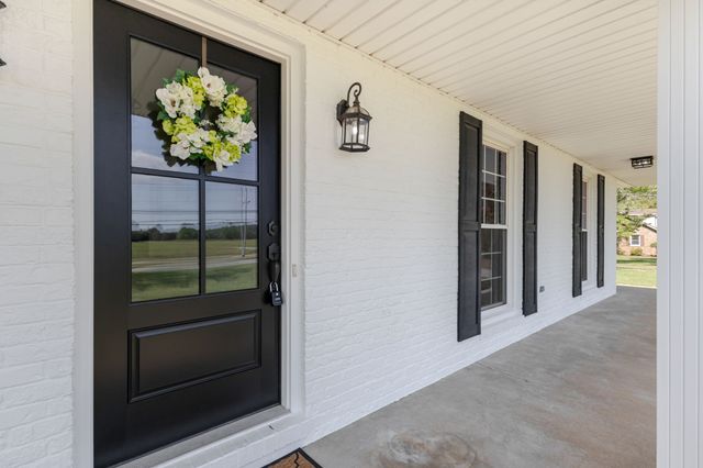 754 Veterans Pkwy, Murfreesboro, TN 37128