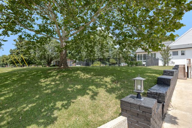 754 Veterans Pkwy, Murfreesboro, TN 37128