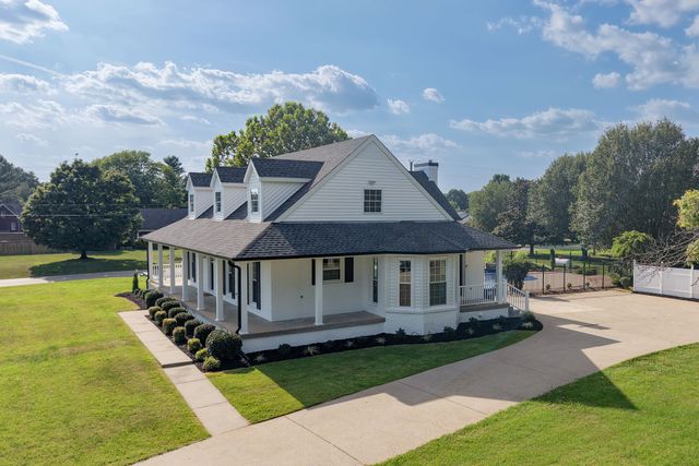 754 Veterans Pkwy, Murfreesboro, TN 37128