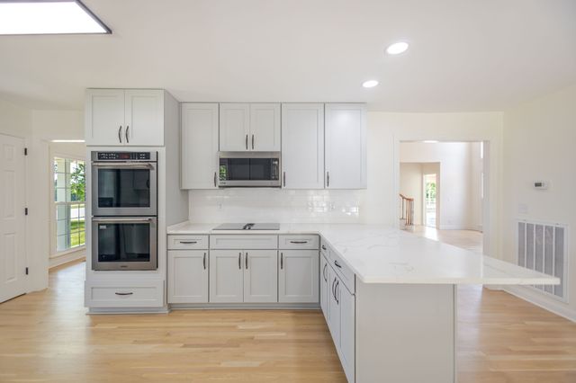 754 Veterans Pkwy, Murfreesboro, TN 37128